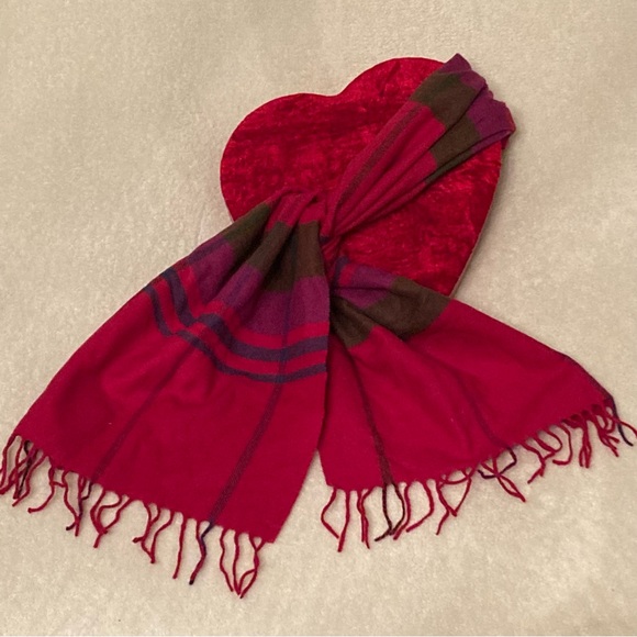Perfect Valentine Wool-Blend Red Pink Scarf - Picture 8 of 16